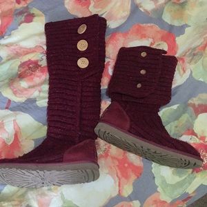Size 7 Burgundy Knit Uggs